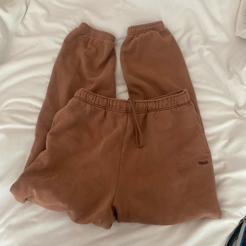 aritzia tna cozy fleece mega sweatpants size medium teddy bear brown!